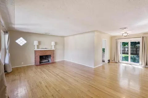 1109 Half Moon Dr, Modesto, CA 95350 photo 8
