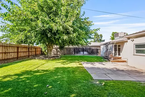 1109 Half Moon Dr, Modesto, CA 95350 photo 23