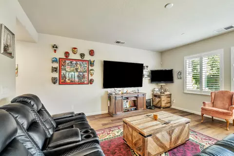 Living - 3628 Landmark Cir, Modesto, CA 95356 photo 2 of 3