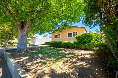 2444 E 7th St, Stockton, CA 95205