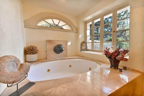 Bath - 2500 Folendorf Rd, Murphys, CA 95247 photo 1 of 11