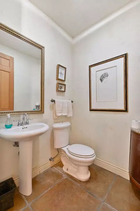 Bath - 2500 Folendorf Rd, Murphys, CA 95247 photo 6 of 11
