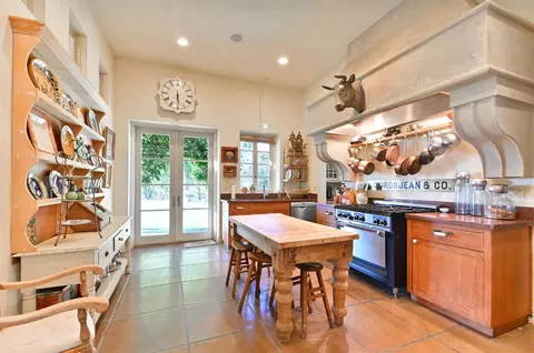 Kitchen - 2500 Folendorf Rd, Murphys, CA 95247 photo 2 of 5