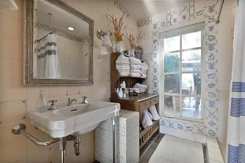 Bath - 2500 Folendorf Rd, Murphys, CA 95247 photo 8 of 11