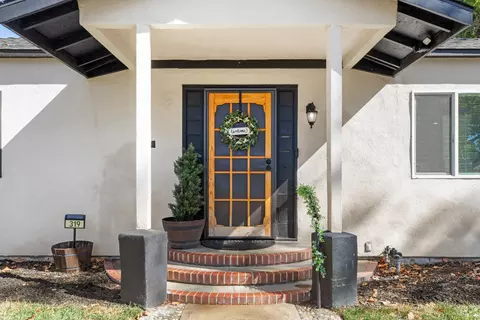 Exterior - 319 E Morris Ave, Modesto, CA 95354 photo 2 of 12