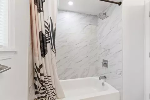 Bath - 319 E Morris Ave, Modesto, CA 95354 photo 2 of 3