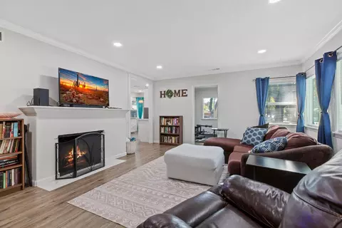 Living - 319 E Morris Ave, Modesto, CA 95354 photo 1 of 2