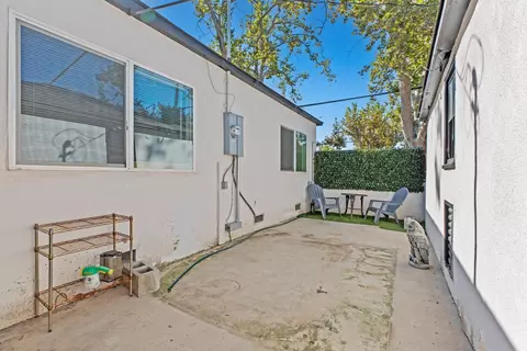 Exterior - 319 E Morris Ave, Modesto, CA 95354 photo 5 of 12