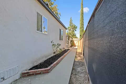 Exterior - 319 E Morris Ave, Modesto, CA 95354 photo 3 of 12