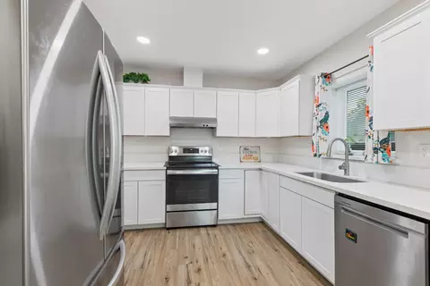 Kitchen - 319 E Morris Ave, Modesto, CA 95354 photo 2 of 4