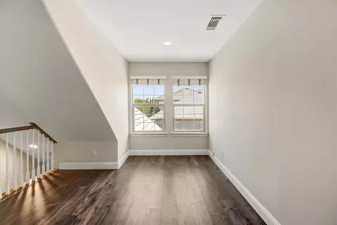 Entry Way - 1213 Stonebridge Dr, Lodi, CA 95242 photo 5 of 7