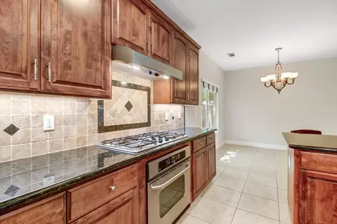 Kitchen - 1213 Stonebridge Dr, Lodi, CA 95242 photo 3 of 10