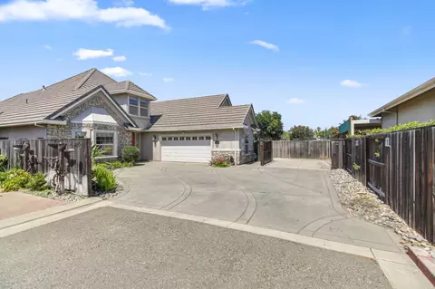 Exterior - 1213 Stonebridge Dr, Lodi, CA 95242 photo 13 of 14