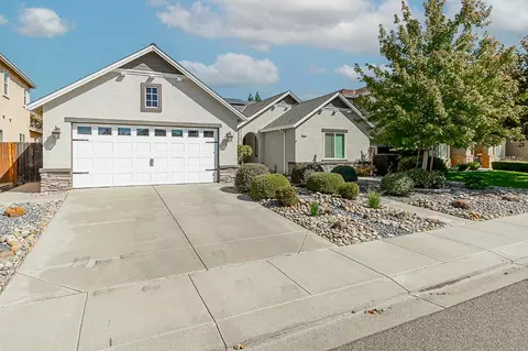 Exterior - 2425 Gallery Dr, Riverbank, CA 95367 photo 2 of 8