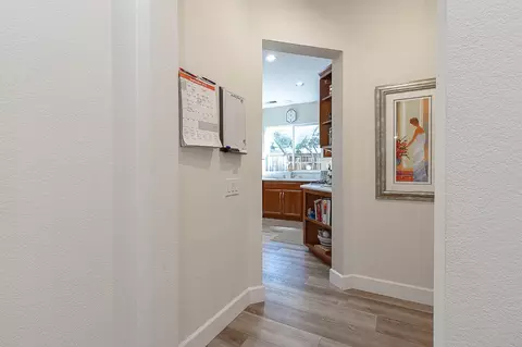 Entry Way - 2425 Gallery Dr, Riverbank, CA 95367 photo 2 of 4