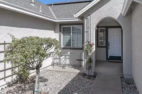 Exterior - 2425 Gallery Dr, Riverbank, CA 95367 photo 5 of 8