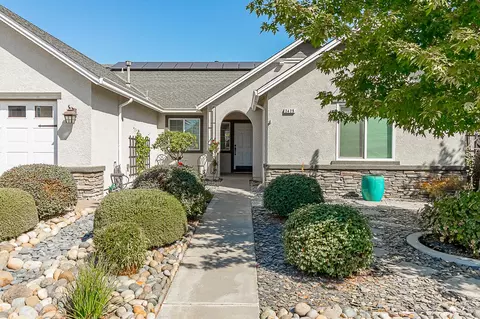 Exterior - 2425 Gallery Dr, Riverbank, CA 95367 photo 4 of 8