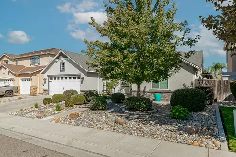 Exterior - 2425 Gallery Dr, Riverbank, CA 95367 photo 3 of 8