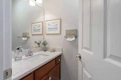 Bath - 2425 Gallery Dr, Riverbank, CA 95367 photo 1 of 3