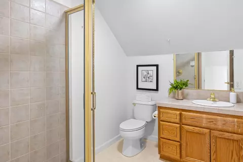 Bath - 39308 Spanish Bay Pl, Davis, CA 95616 photo 9 of 9