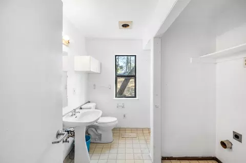 Bath - 4401 Tya Ln, Placerville, CA 95667 photo 1 of 3