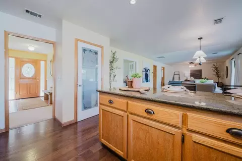 Entry Way - 11211 Boessow Rd, Galt, CA 95632 photo 4 of 7