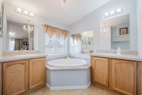 Bath - 11211 Boessow Rd, Galt, CA 95632 photo 8 of 8