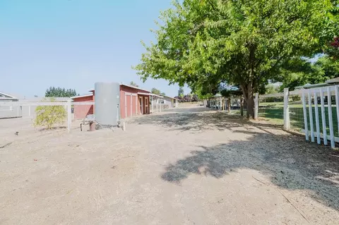 Exterior - 11211 Boessow Rd, Galt, CA 95632 photo 16 of 18