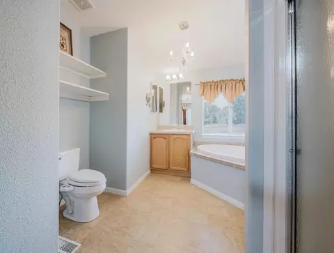 Bath - 11211 Boessow Rd, Galt, CA 95632 photo 7 of 8
