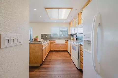 Kitchen - 11211 Boessow Rd, Galt, CA 95632 photo 1 of 7