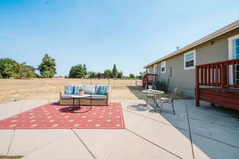 Exterior - 11211 Boessow Rd, Galt, CA 95632 photo 14 of 18