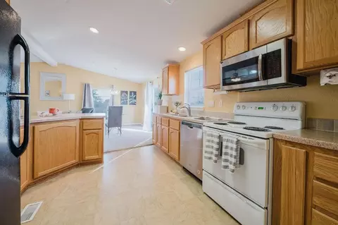 Kitchen - 11211 Boessow Rd, Galt, CA 95632 photo 7 of 7