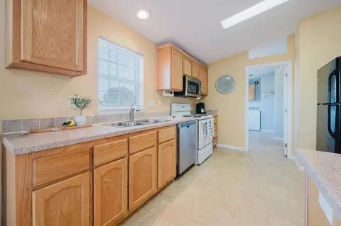 Kitchen - 11211 Boessow Rd, Galt, CA 95632 photo 6 of 7
