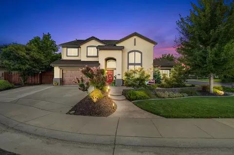 1636 Roadrunner Dr, Roseville, CA 95747