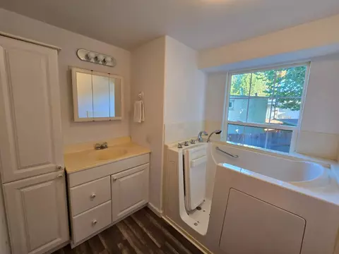 Bath - 1741 Sycamore Dr, Isleton, CA 95641 photo 2 of 3