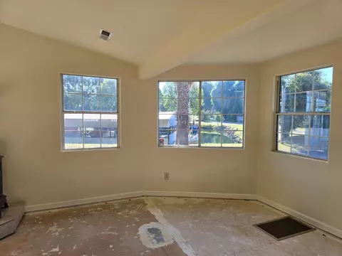 Living - 1741 Sycamore Dr, Isleton, CA 95641 photo 3 of 5