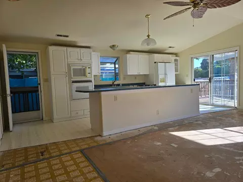 Kitchen - 1741 Sycamore Dr, Isleton, CA 95641 photo 2 of 2
