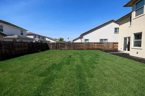 Exterior - 3613 Historic Ct, Modesto, CA 95356 photo 11 of 13