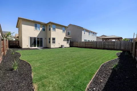 Exterior - 3613 Historic Ct, Modesto, CA 95356 photo 8 of 13