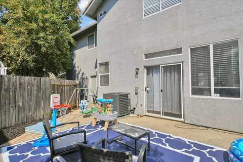 Exterior - 8121 Deer Spring Cir, Antelope, CA 95843 photo 3 of 6
