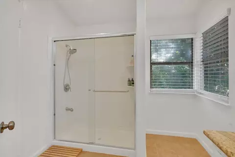 Bath - 8121 Deer Spring Cir, Antelope, CA 95843 photo 4 of 5