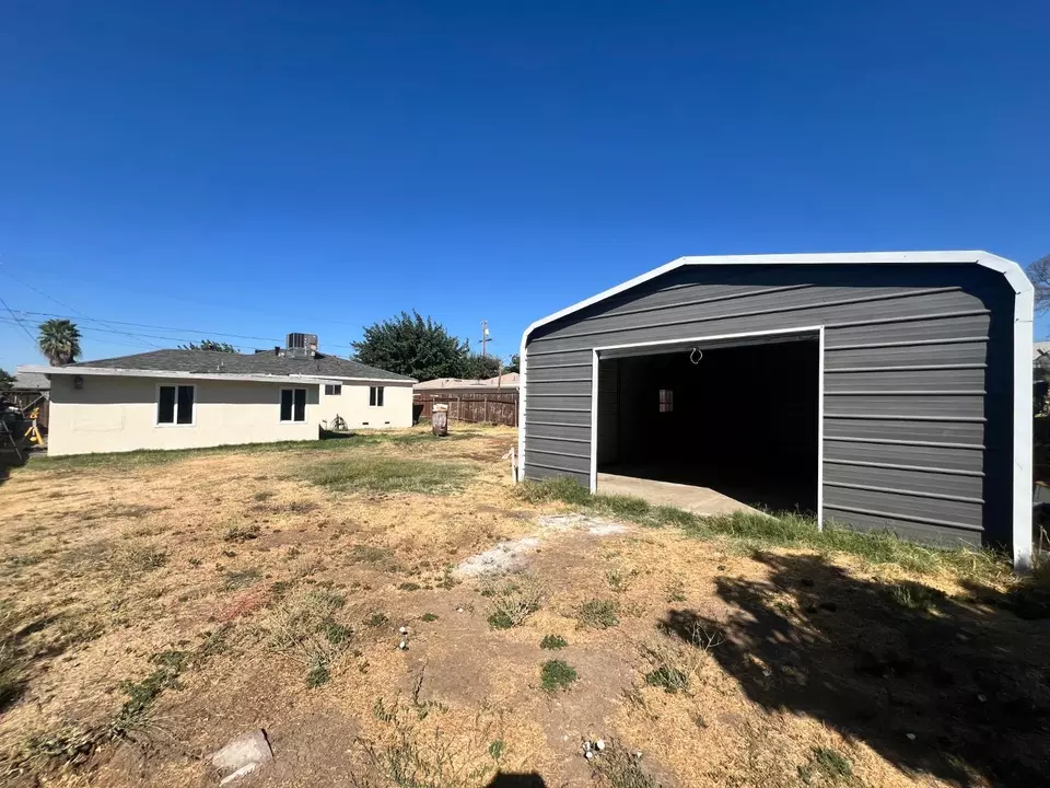 Exterior - 1136 S Hinkley Ave, Stockton, CA 95215 photo 3 of 6