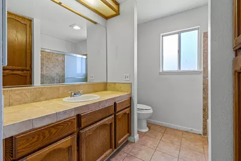 Bath - 2405 Veneman Ave, Modesto, CA 95356 photo 2 of 4