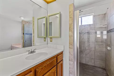 Bath - 2405 Veneman Ave, Modesto, CA 95356 photo 3 of 4