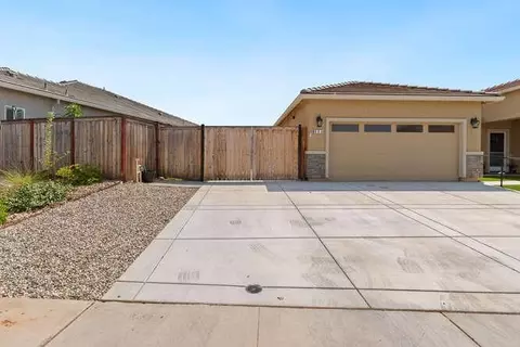 906 Avalon Dr, Ione, CA 95640 photo 2