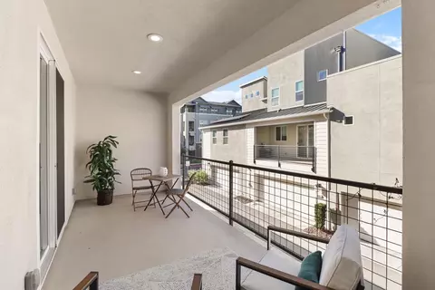 Exterior - 957 Jacobsen Ln, Davis, CA 95616 photo 3 of 7