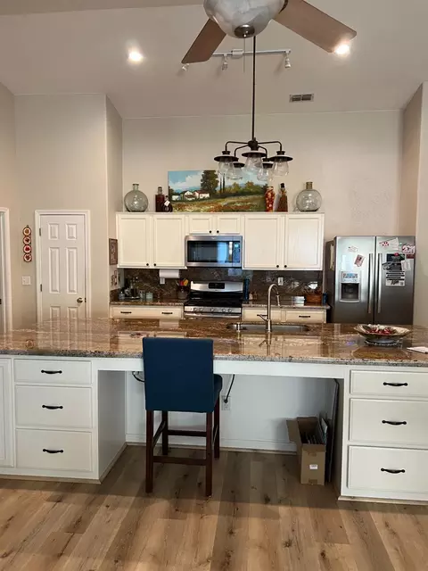 Kitchen - 522 Osprey Dr, Patterson, CA 95363 photo 5 of 6