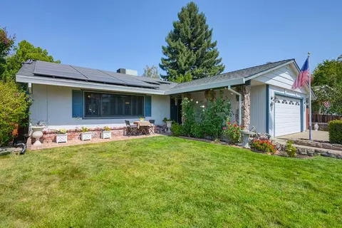 8423 Harbourwood Dr, Orangevale, CA 95662