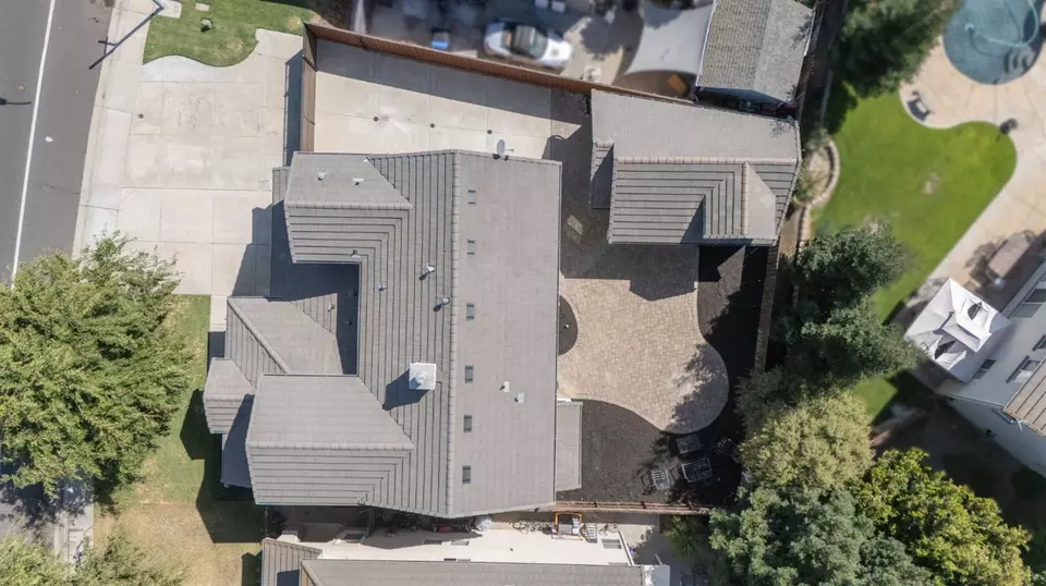 View/Area - 864 N Heartland Dr, Manteca, CA 95337 photo 2 of 5