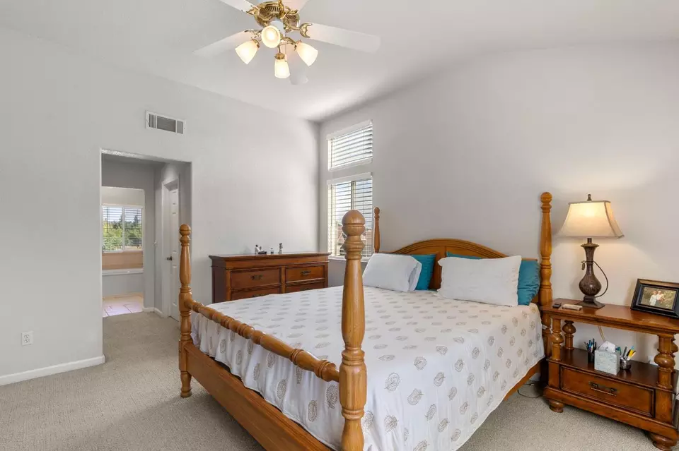 Bedroom - 864 N Heartland Dr, Manteca, CA 95337 photo 8 of 9